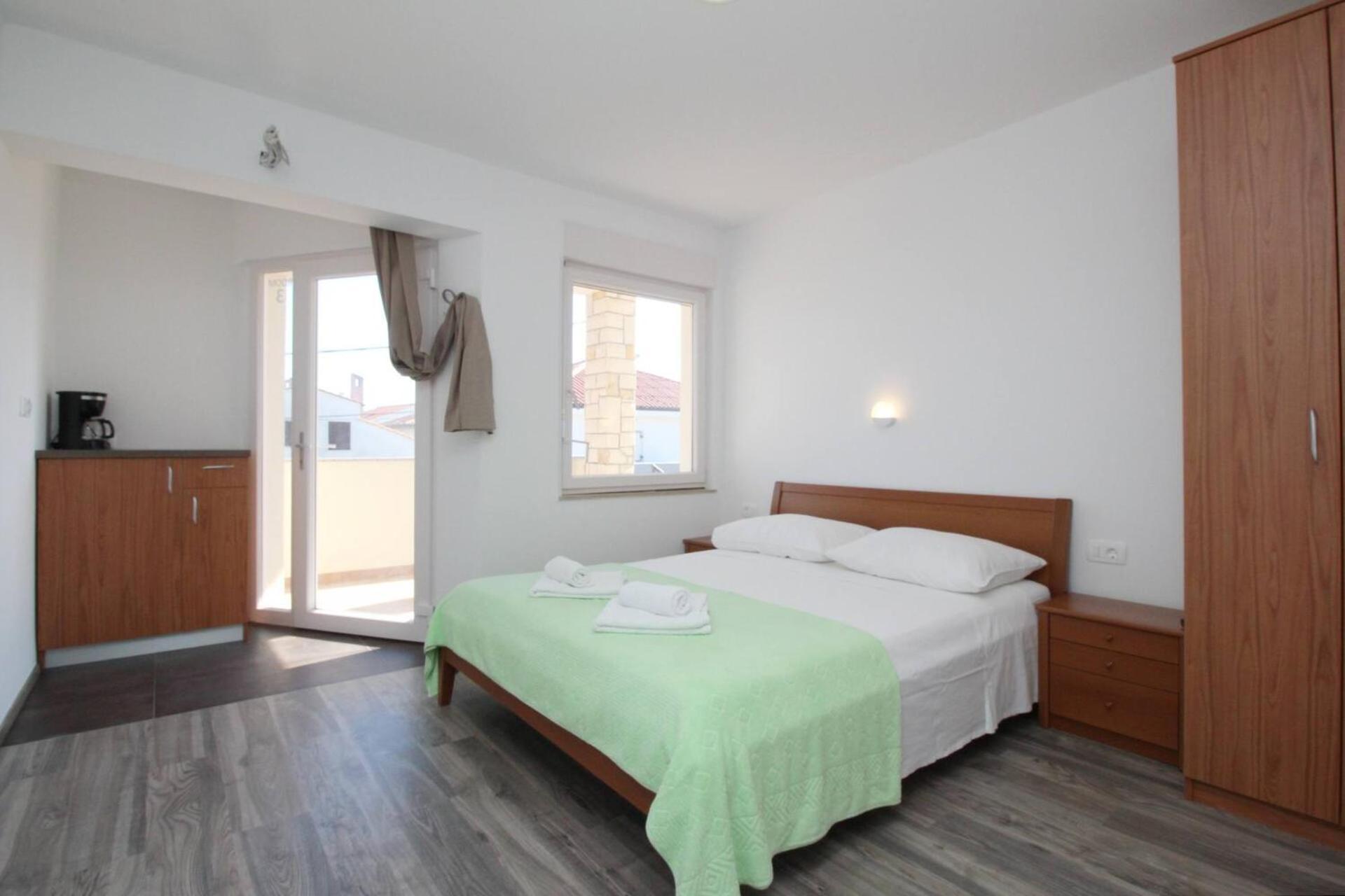 Apartments & Rooms Dekanic 巴斯卡 外观 照片