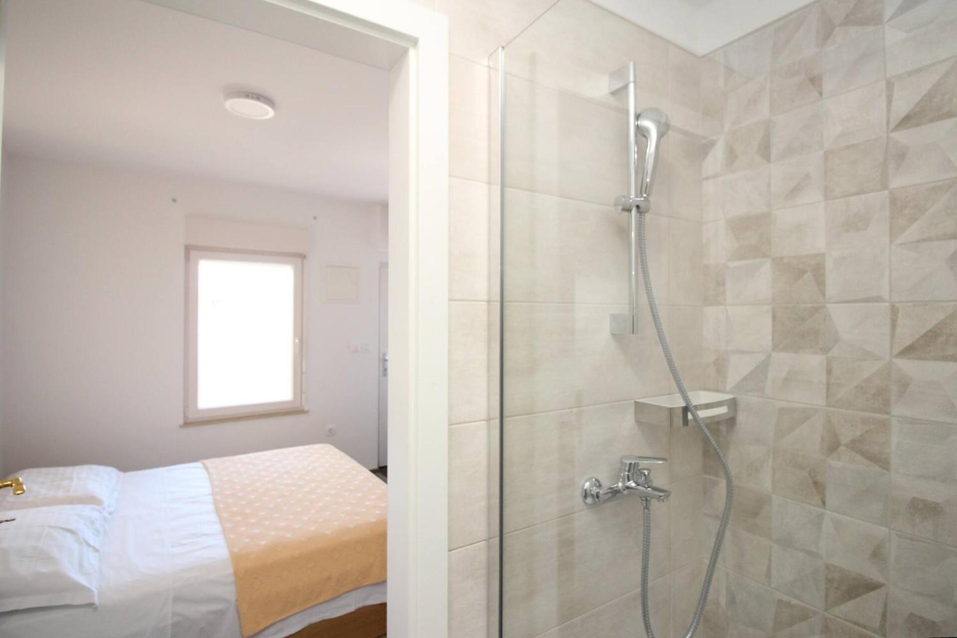 Apartments & Rooms Dekanic 巴斯卡 外观 照片