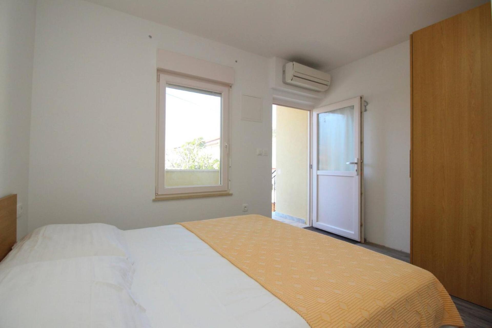 Apartments & Rooms Dekanic 巴斯卡 外观 照片