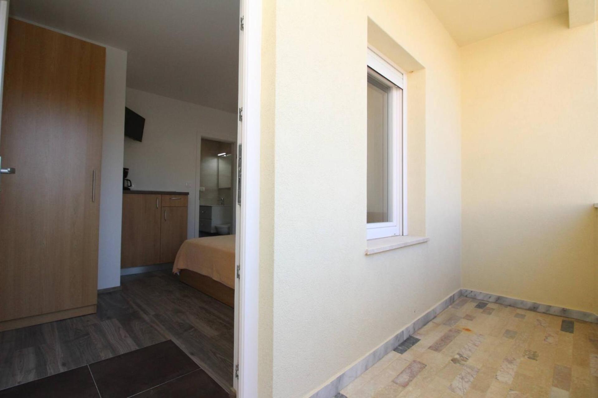Apartments & Rooms Dekanic 巴斯卡 外观 照片
