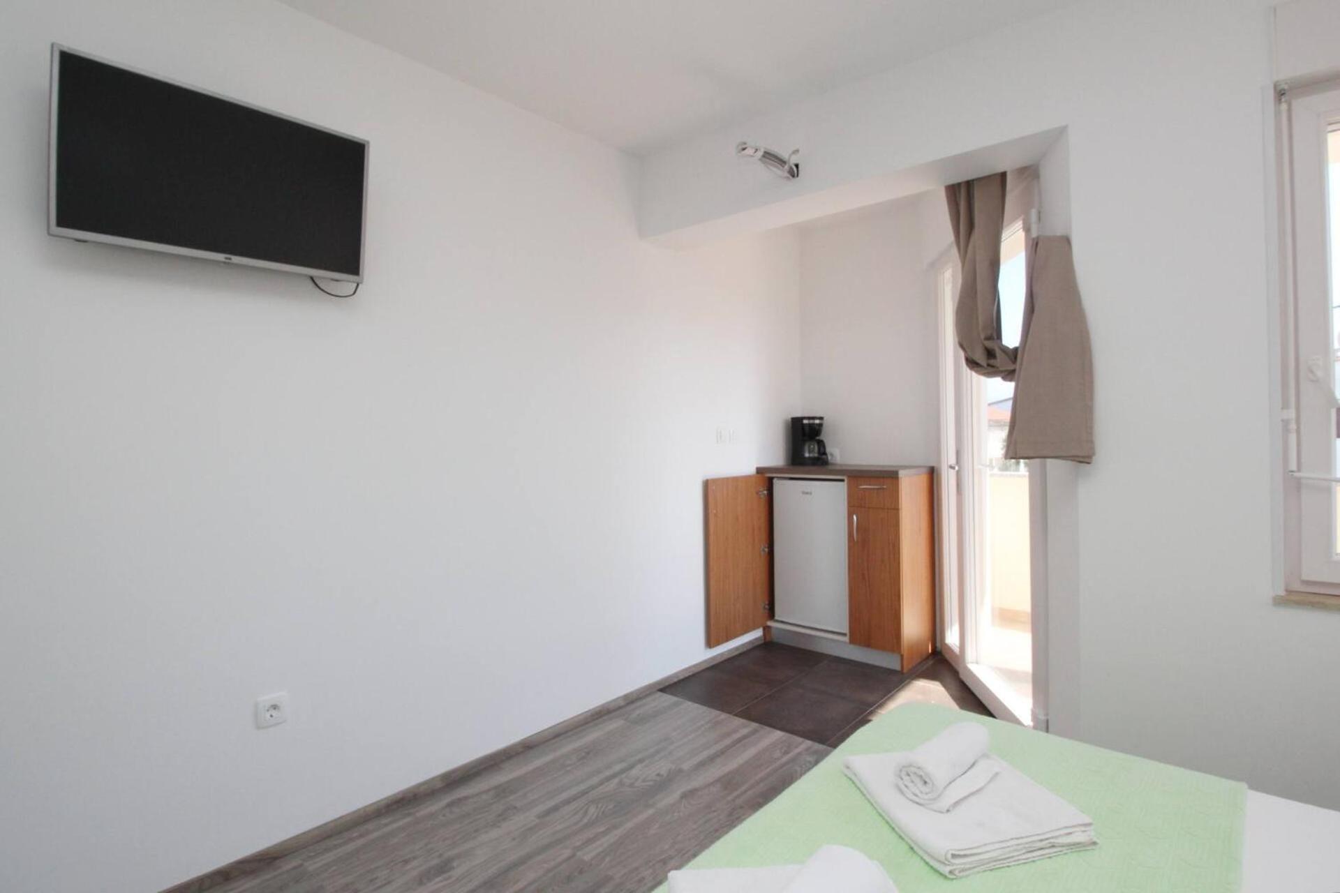 Apartments & Rooms Dekanic 巴斯卡 外观 照片