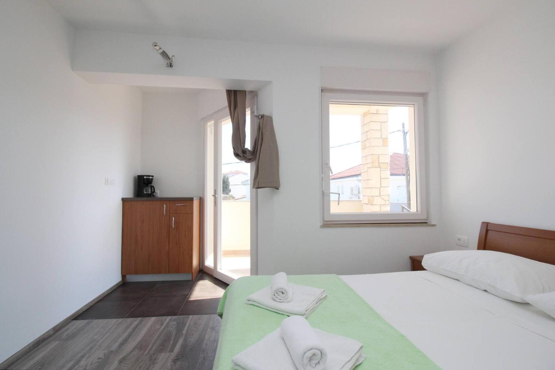 Apartments & Rooms Dekanic 巴斯卡 外观 照片