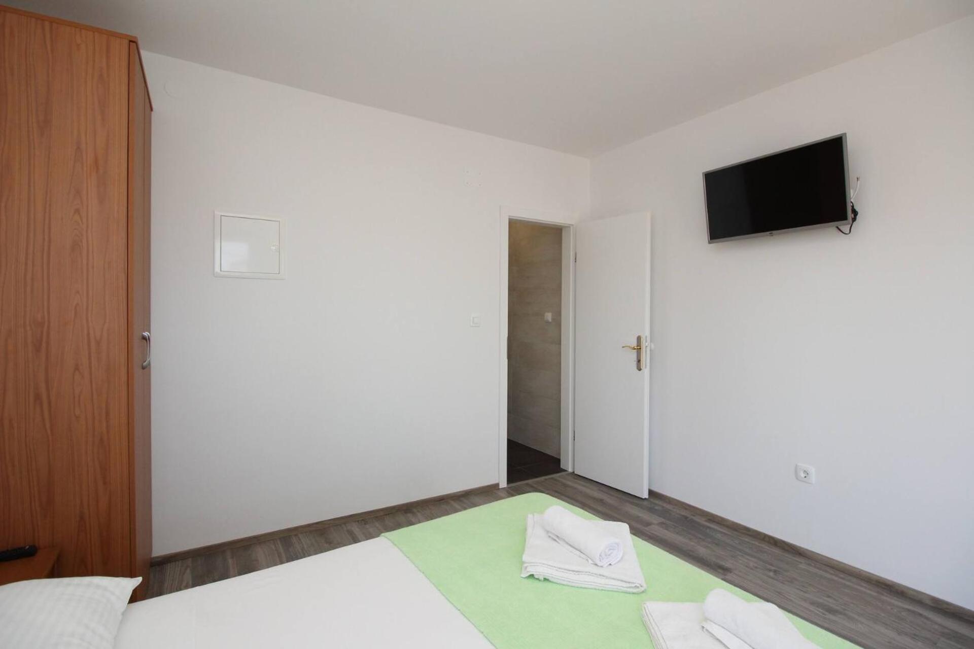 Apartments & Rooms Dekanic 巴斯卡 外观 照片