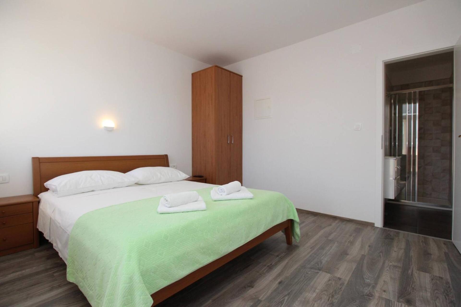Apartments & Rooms Dekanic 巴斯卡 外观 照片